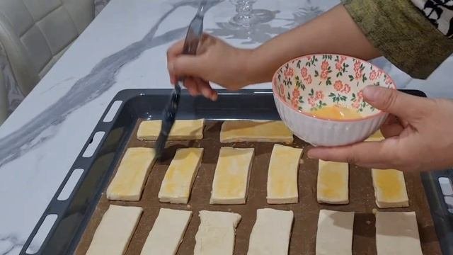БЫСТРЫЕ ХРУСТЯЩИЕ СЛОЁНЫЕ ЯЗЫЧКИ  ЗА 10 МИНУТ