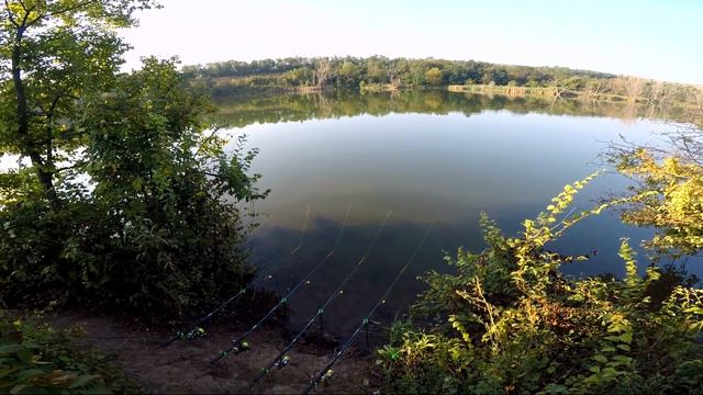 Осенняя рыбалка на КОРМАКИ.В диких и суровых местах на Карася смотреть онлайн