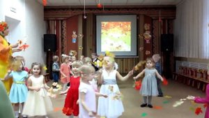 "Лист кленовый похож на ладошку" мл гр  Евтодьевой Аллы