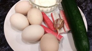 Фаршированные яйца с крабово-чесночной начинкой