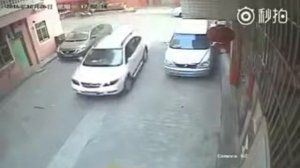машина переехала ребенка
