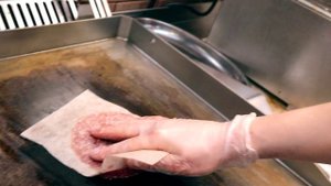 Сочные бургеры в "МЯСОROOB" в МЕГА Самара