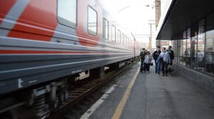 Прибытие ЭП2К-344 с поездом 377 Новый Уренгой - Казань на станцию Екатеринбург-Пасс