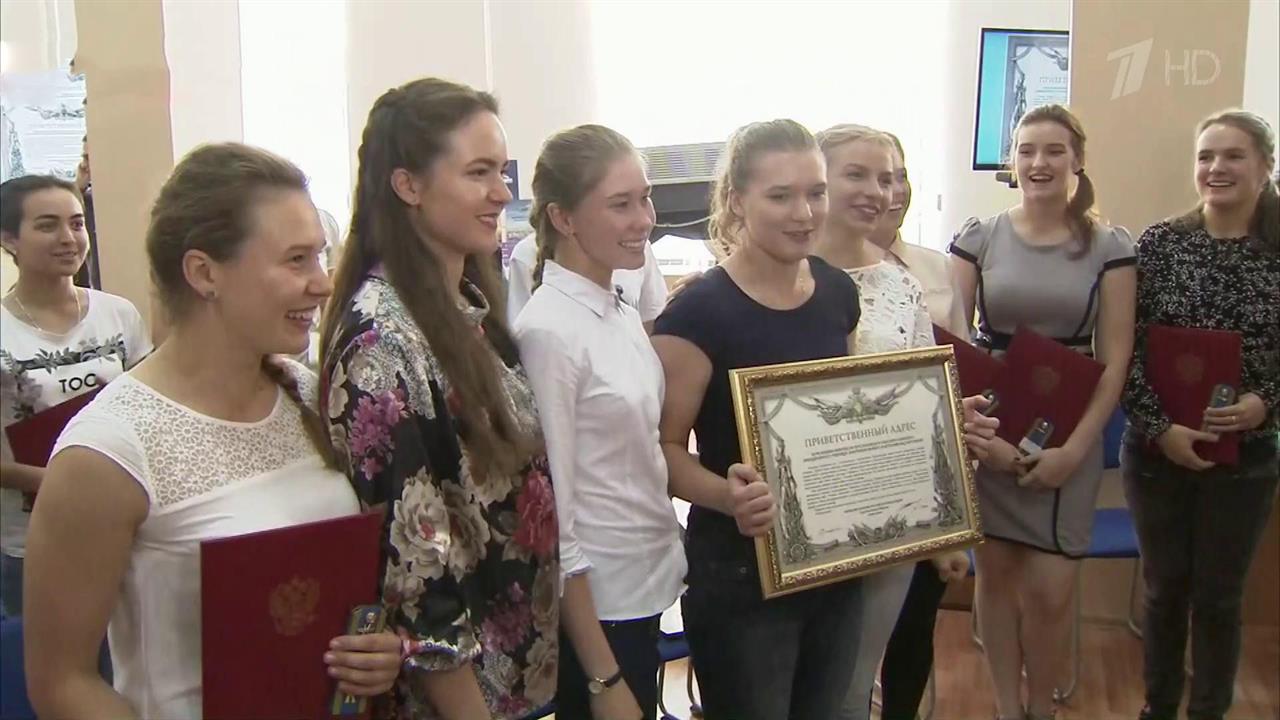 В Краснодарское высшее летное училище зачислены первые 15 будущих летчиц