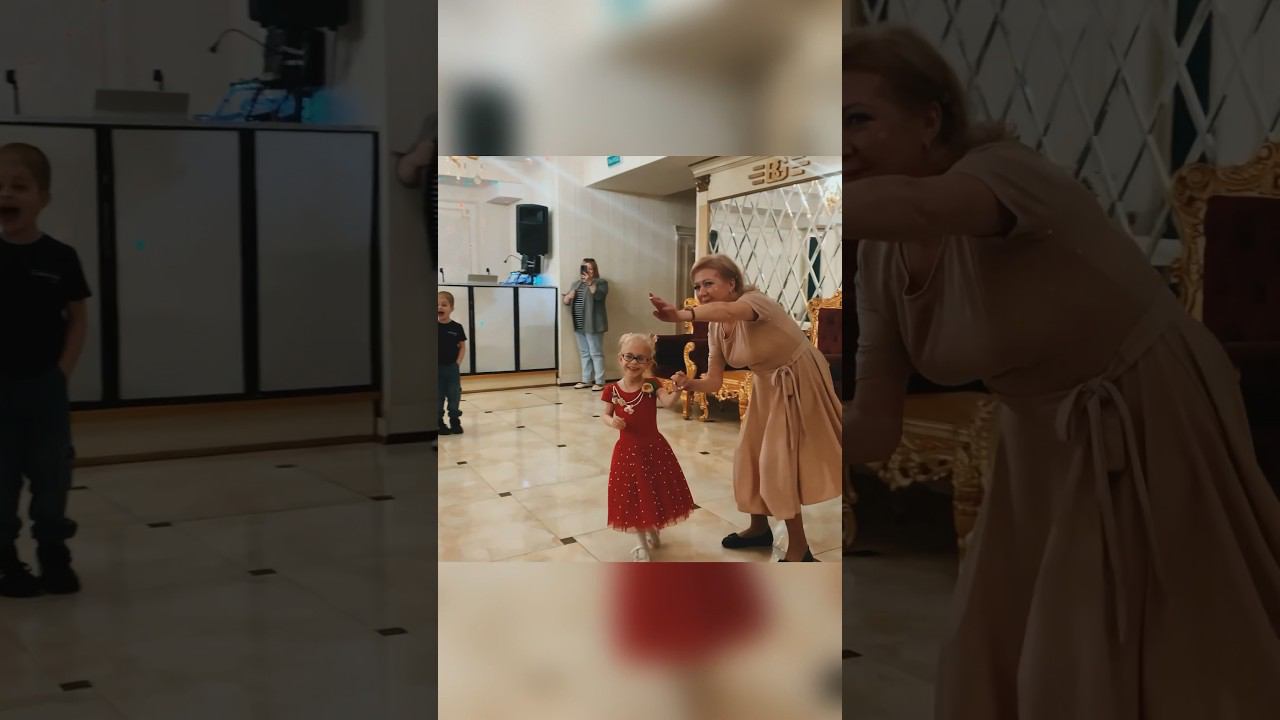 ОНА БЫЛА ОЧЕНЬ РАДА  #белыймедведь #поздравление #праздник