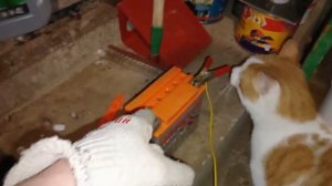 Правильная зарядка/обслуживание аккумулятора.