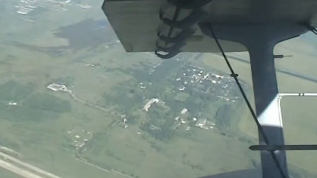 Прыжок с парашютом. Бобровка, Самарская область.
