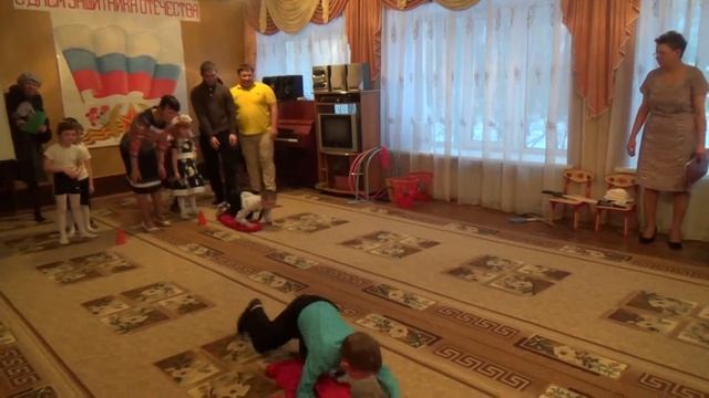 МБДОУ "ЦРР - д/с "Сказка" п. Комсомольский. Фрагмент праздника, посвященного 23 февраля смотреть онлайн