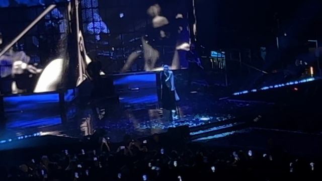 Robbie Williams - No Regrets (Live in Bologna, 20/01/2023) смотреть онлайн