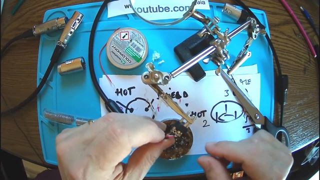 DIY XLR audio balanced microphone cable in 10 minutes! смотреть онлайн