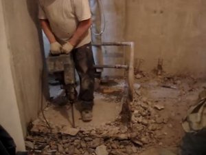 Демонтаж поддона (железобетонная армированная плита) сантехкабины www.remsanteh.ru