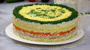 Салат с рыбными консервами, рисом и яйцом. Простая закуска на праздничный стол.