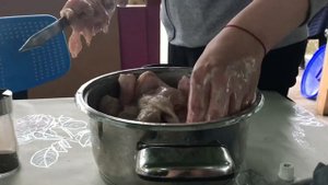 КАК НУЖНО МАРИНОВАТЬ МЯСО (для шашлыка) ПРАВИЛЬНО? - ПО ГРУЗИНСКИ! - это правильный рецепт в Грузии