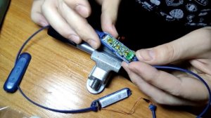 #DIY Как разобрать наушники Sony wi-c300 wi-c310 Как разобрать клеенный наушник / ремонт наушников