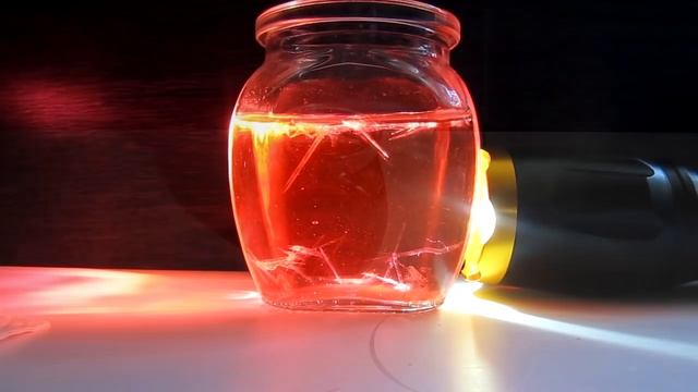 Кристаллы и краситель
