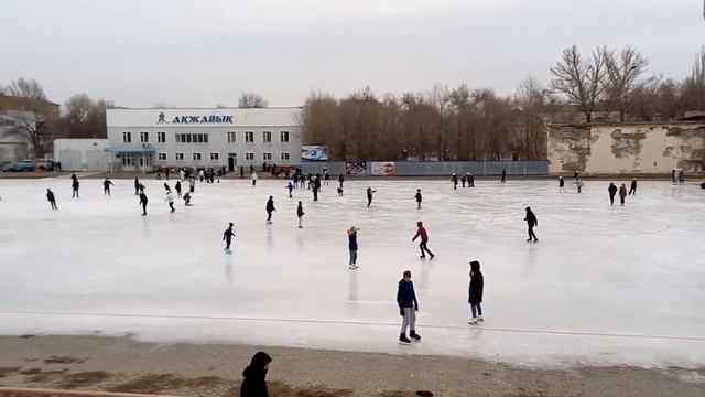 Катки, горки в Уральске. Зимний отдых в городе. февраль 2023