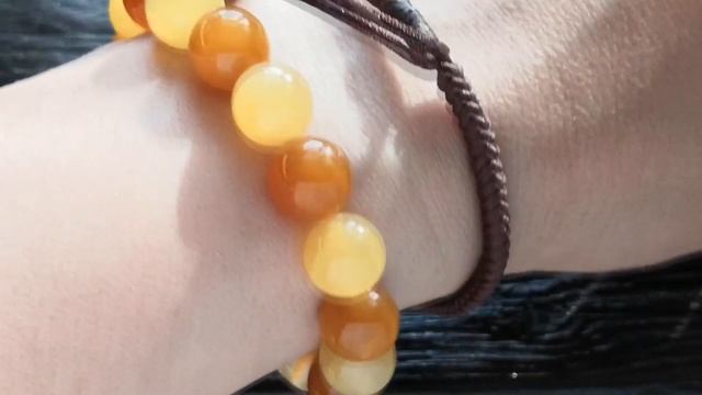 Нежная бусина дзи 9 глаз в браслете смотреть онлайн