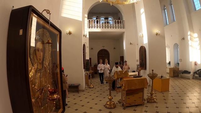 Венчание в храме Святой Троицы смотреть онлайн