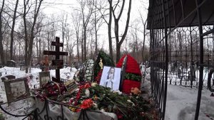 Могила Кирилла Толмацкого. Децл. Видео экскурсия с Вячеславом Радостевым.