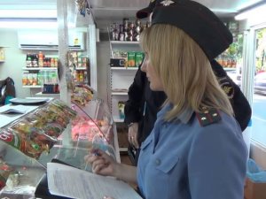 Продажа алкоголя и табака несовершеннолетним