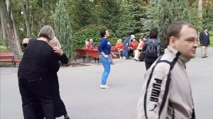 А КОГДА НА МОРЕ КАЧКА И БУШУЕТ УРАГАН