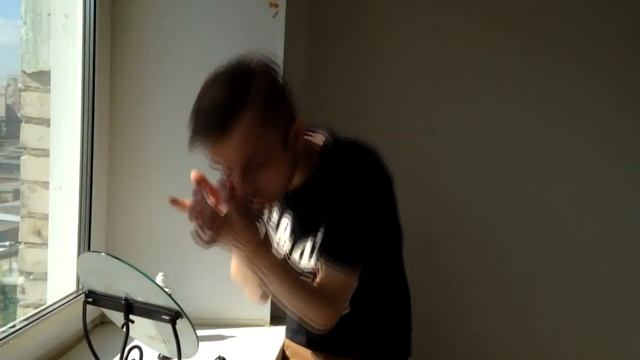 Парень впервые надел цветные линзы Adria Crazy смотреть онлайн