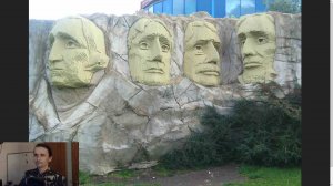 Подборка безумных новостей. От бассейнов Техаса до японских дельфинов