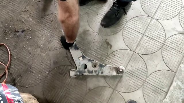 Ремонт передней подвески митсубиси лансер9 с подводными камнями. Mitsubishi Lancer  9