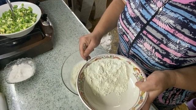 Не хочу работать! Кайфую от выходных и пеку ЗАЛИВНОЙ ПИРОГ с яйцом и зелёным луком! #заливнойпирог