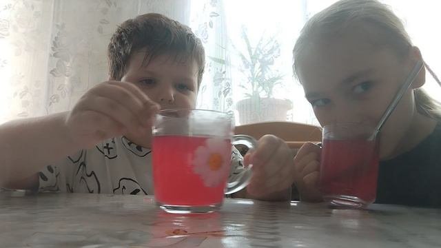 продолжение едим сладости
