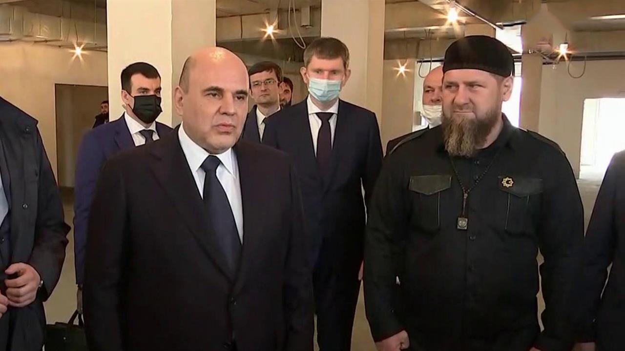 Развитие медицины и образования в Чеченской республике обсуждает Михаил Мишустин в Грозном