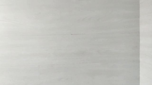 Кварцвиниловая плитка для пола на балкон.