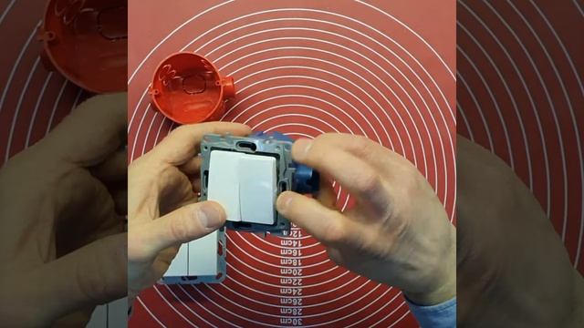 KNX. Модуль входов в подрозетник для подключения обычных выключателей в умном доме.