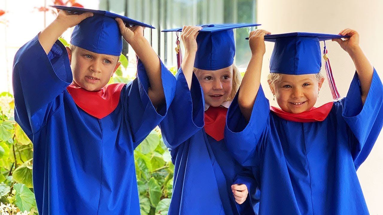 Diana and Roma - Kindergarten Graduation смотреть онлайн