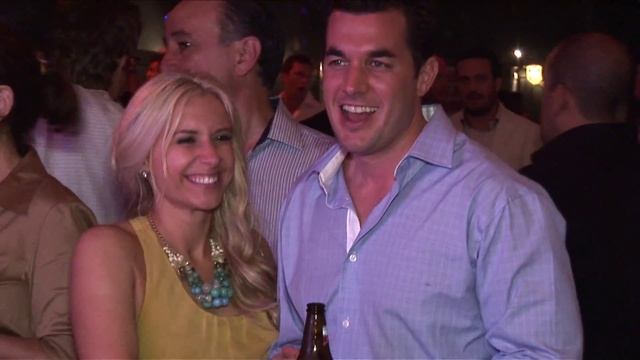 The Rundown: Amstel Light Burger Bash 2012 смотреть онлайн