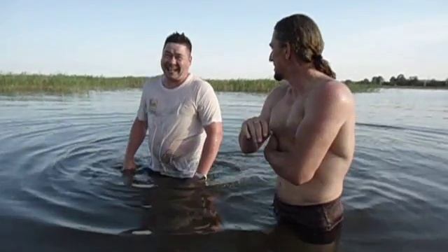 Как дельфинчик. Купаемся, лето, жара ... смотреть онлайн