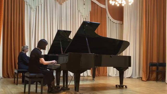 В. Лютославский. Вариации на тему Паганини. Исп. Юлия Постникова и Александра Загреднюк. смотреть онлайн