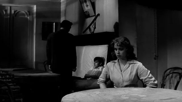 шумный день 1960 мужская реакция курица смотреть онлайн