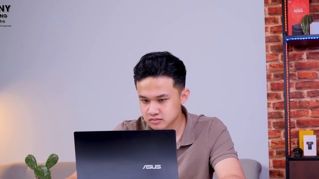 2 thay đổi lớn trên Zenbook Series 2022 - ASUS Zenbook 14 Flip OLED смотреть онлайн