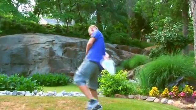 Djubi a New Twist On the Game of Catch! Hook It, Launch it, Catch it! смотреть онлайн