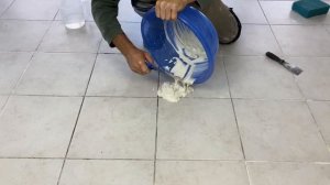 Been Installing Tiles For 30 Years I've Never Seen Such a Technique! Clean Grouts