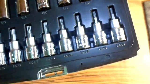 Набор на 1/2 головки профиль Е и головки-биты Torx смотреть онлайн