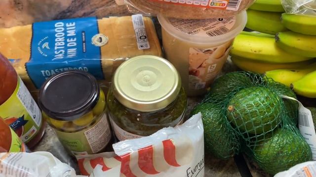 Велика закупка продуктів в Colruyt/Бюджетні марки смотреть онлайн