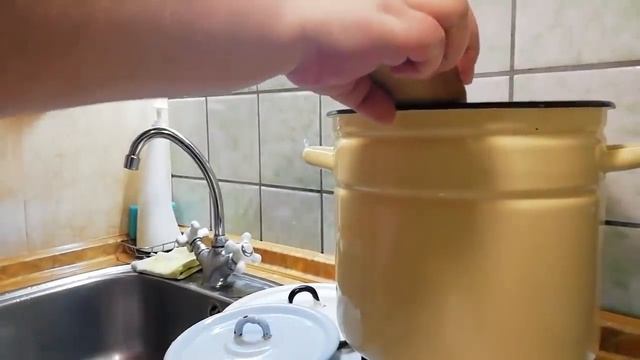 Чистим ПОСУДУ от НАГАРА и ЖИРА - ПРОСТО БЫСТРО ДОСТУПНО - РЕЗУЛЬТАТ 100%! смотреть онлайн