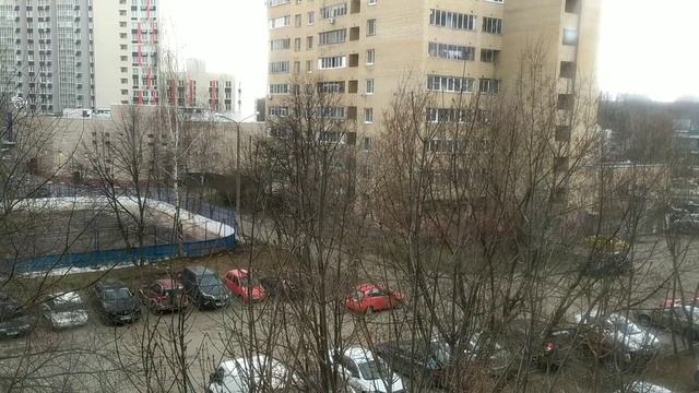 Полгода до пенсии /муж пошел учиться/может и мне пригодится/снег на даче... смотреть онлайн