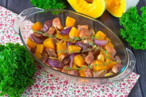 КАК ПРИГОТОВИТЬ ТЫКВУ ЗАПЕЧЕННУЮ С МЯСОМ В ДУХОВКЕ