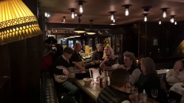 Осмотры квартир в Париже, мой уход за кожей, любимые музеи и забастовки. смотреть онлайн