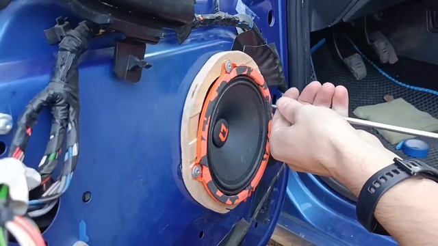 Замена штатных динамиков в Lada granta на DL Audio Gryphon Barracuda 130 смотреть онлайн