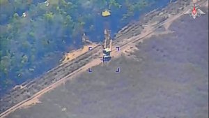 Кадры боевой работы расчетов 203-мм самоходных артиллерийских установок «Малка» 

Артиллерийские под