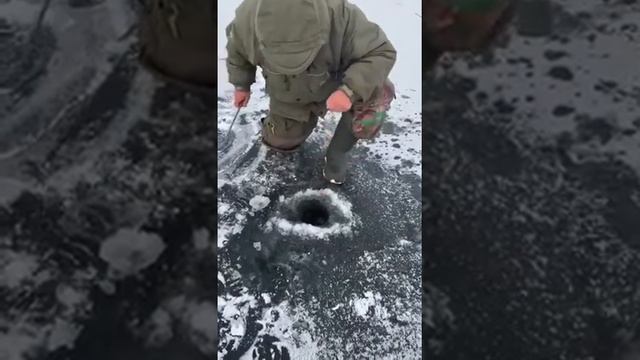 Ловля щуки , на жерлицы первый лёд. смотреть онлайн